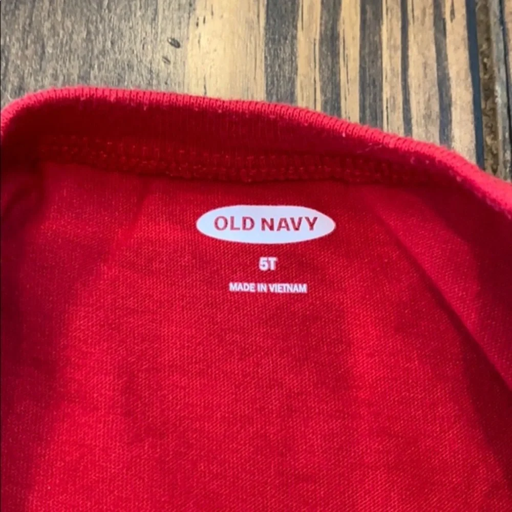 Old Navy USA T‎ size 5T